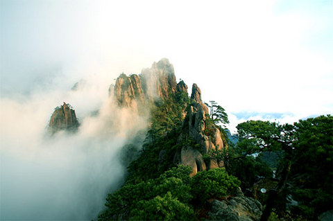 上海到(三溪大峡谷-三清山-诸葛八卦村3日)登大好河山，游