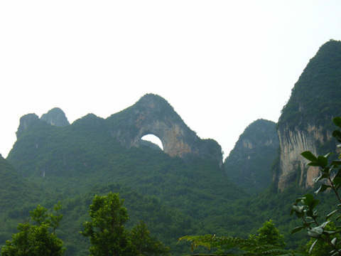 月亮山图片