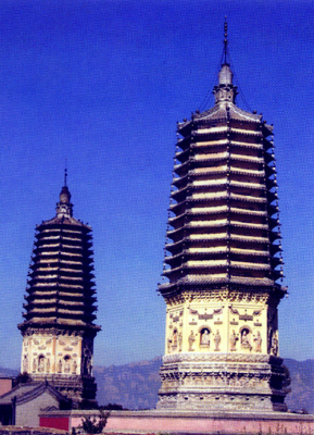 崇兴寺双塔图片