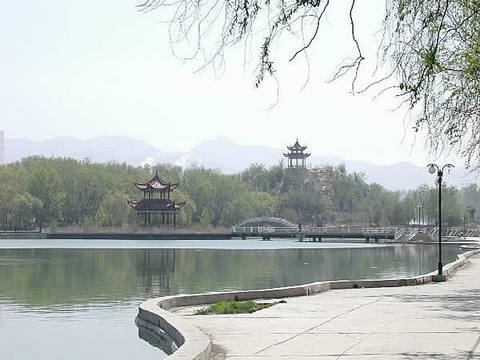 新疆大学图片