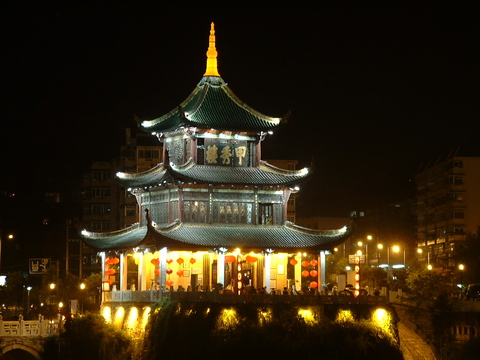 甲秀楼图片