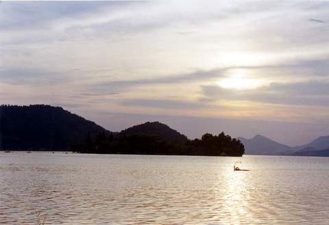 磁湖图片