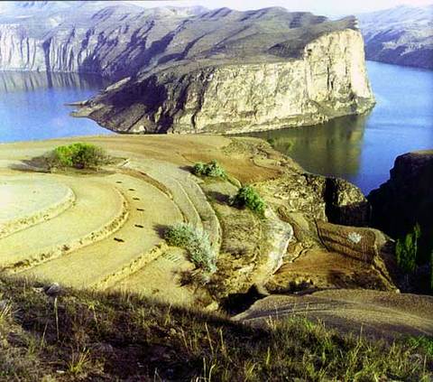 黄河峡谷图片