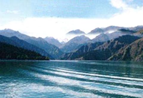 燕山天池图片
