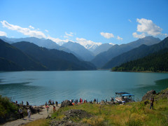 天山天池风景区图片