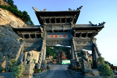 6米,山光水色,文物胜迹,佛寺道观,集于一体,是山西省重点风景名胜区.