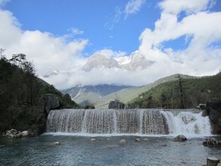 玉龙雪山远观