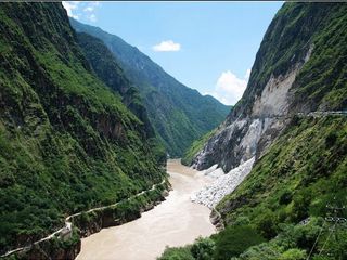 虎跳峡