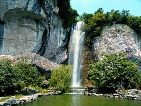 <em>镜水</em>飞瀑 - 柯岩的<em>照片</em>/绍兴/浙江 - 途牛旅游网