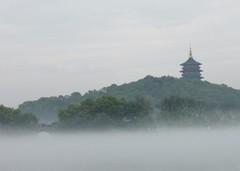 雾中西湖