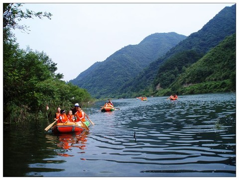秋浦河漂流图片