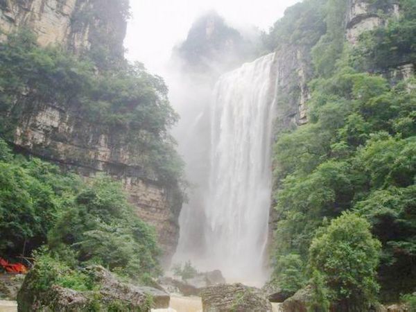 三峡大瀑布半日游宜昌参团,观名瀑