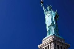 北美洲和南美洲的分界线是